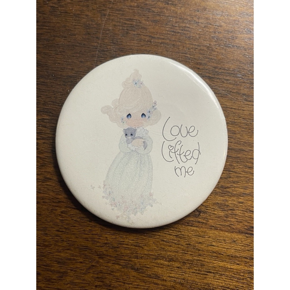 Vintage Round Novelty Pinback Button Precious Moments Love Lifted me Pin